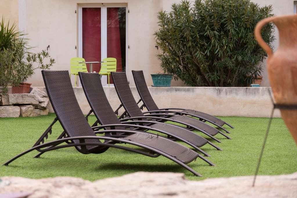 The Originals City, Hotel Le Village Provencal, Aix-En-Provence Nord Pertuis Exterior photo